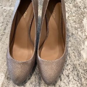 Calvin Klein size 9 gold heels